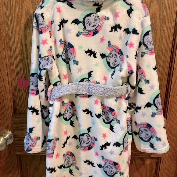Other - Girl’s Vamperina bathrobe Sz 8